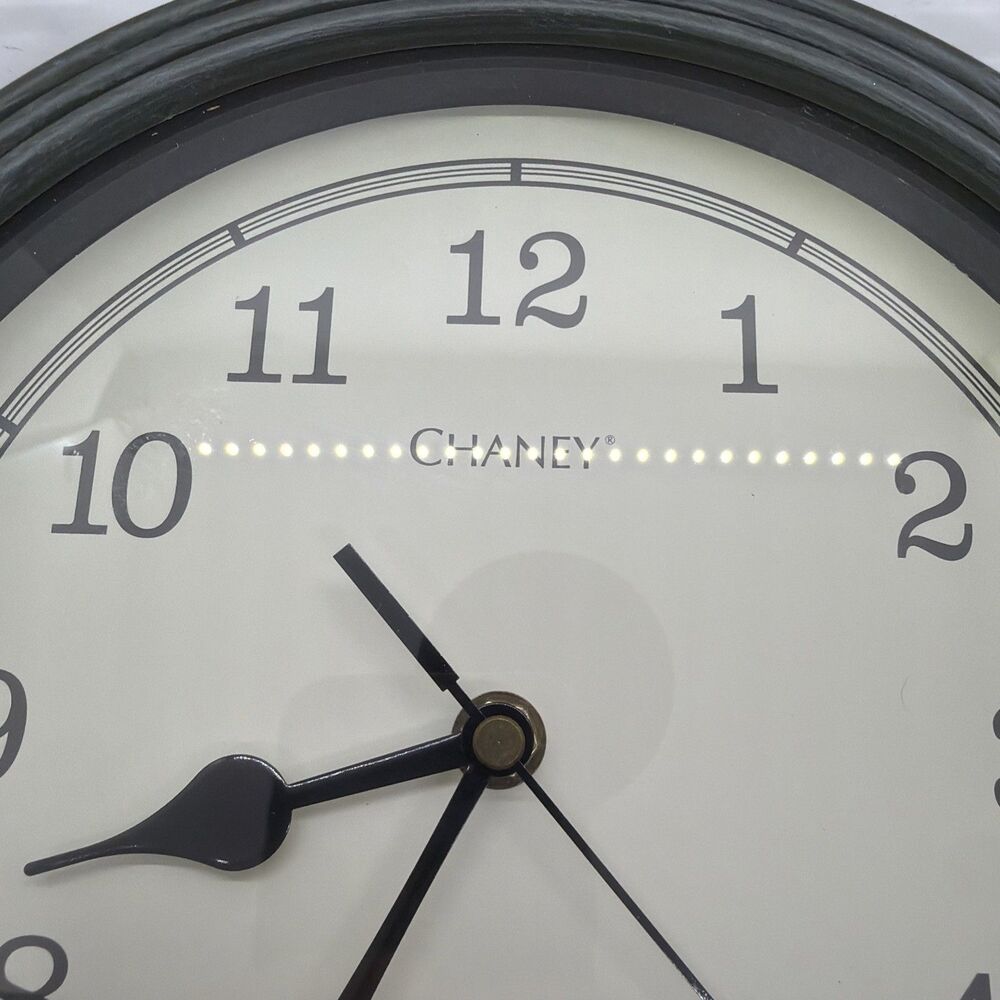 Metal Chaney Wall Clock, Ivy Design, Battery Operated, Good Condition, 13"Diam - Picture 2 of 5